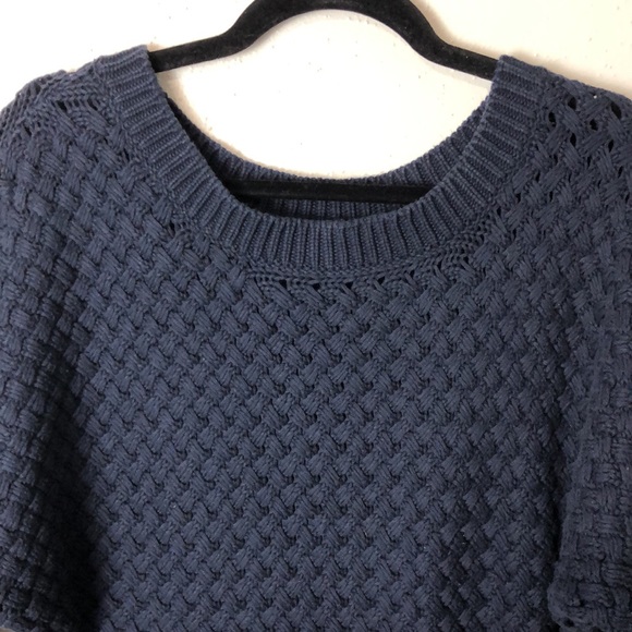 Old Navy size Medium chunky knit sweater navy color semi cropped soft cozy - Picture 2 of 7